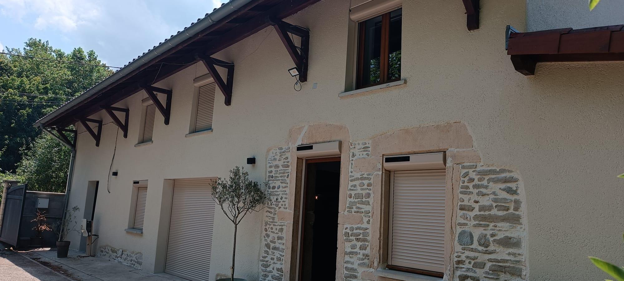 Volets roulants motorisé couleur ivoire | Multibaie