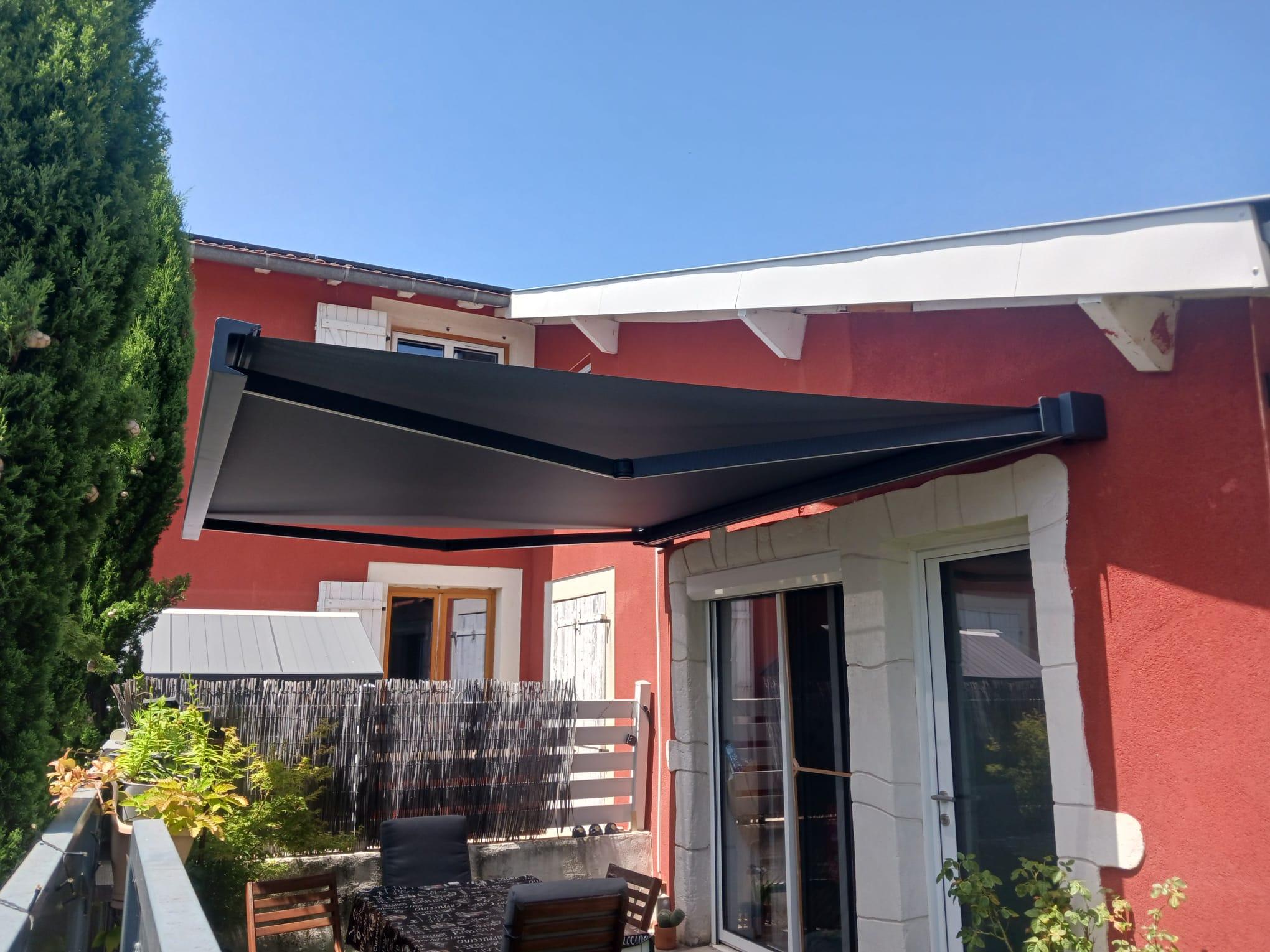 Store coffre aluminium gris anthracite | Multibaie