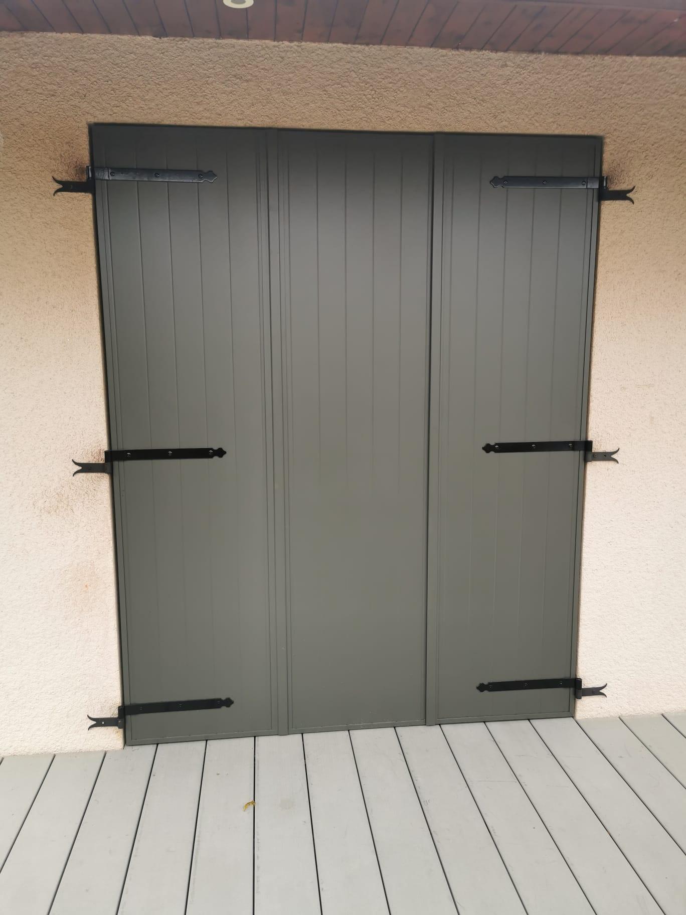 Volets battants gris anthracite | Multibaie