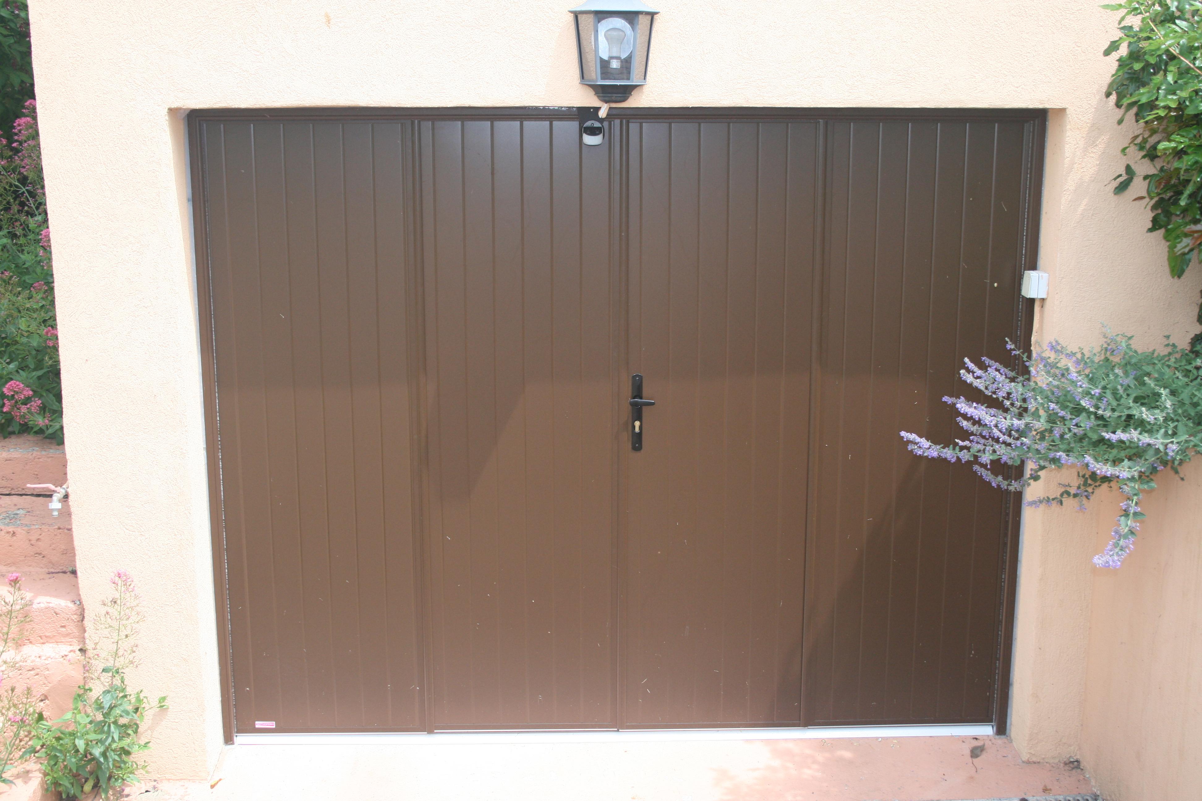 Portes de garage battantes