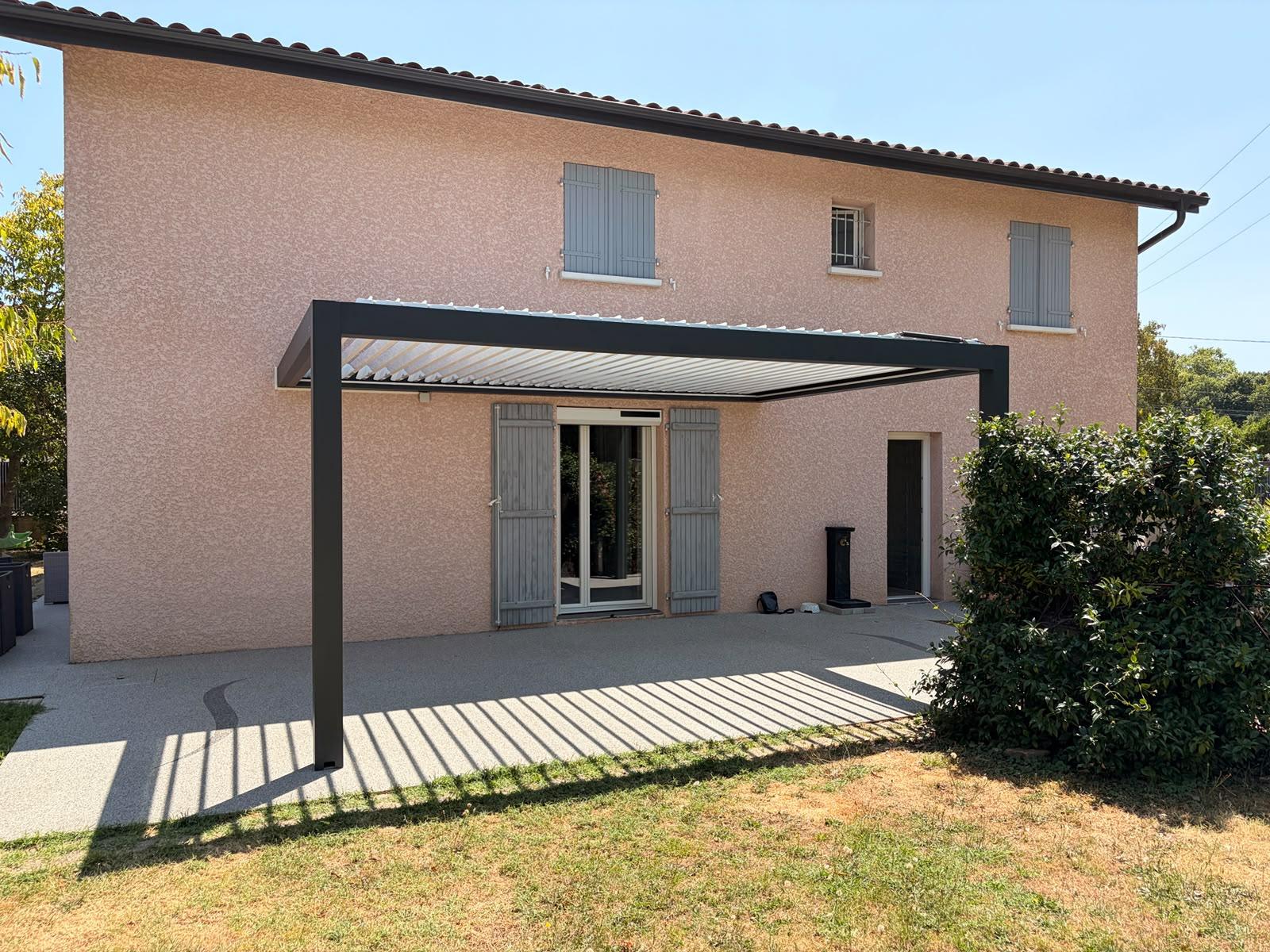 Pergola bioclimatique aluminium gris anthracite | Multibaie
