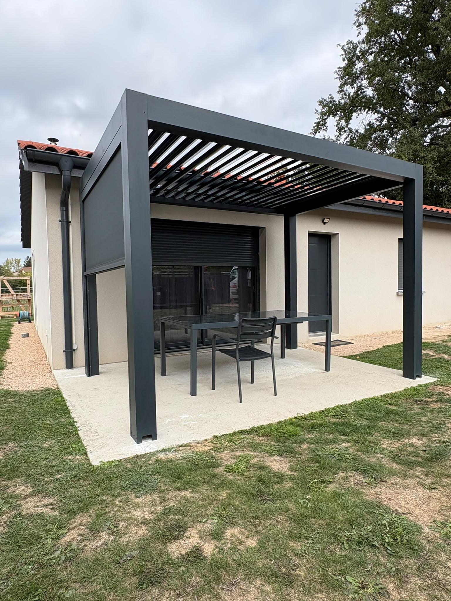 Installation d'une pergola bioclimatique à Ambérieu en Dombes