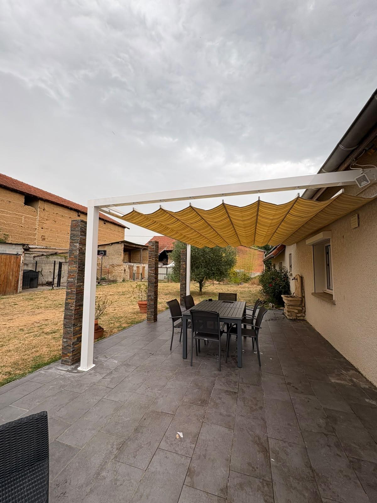 Pergola à toile rétractable aluminium | MULTIBAIE