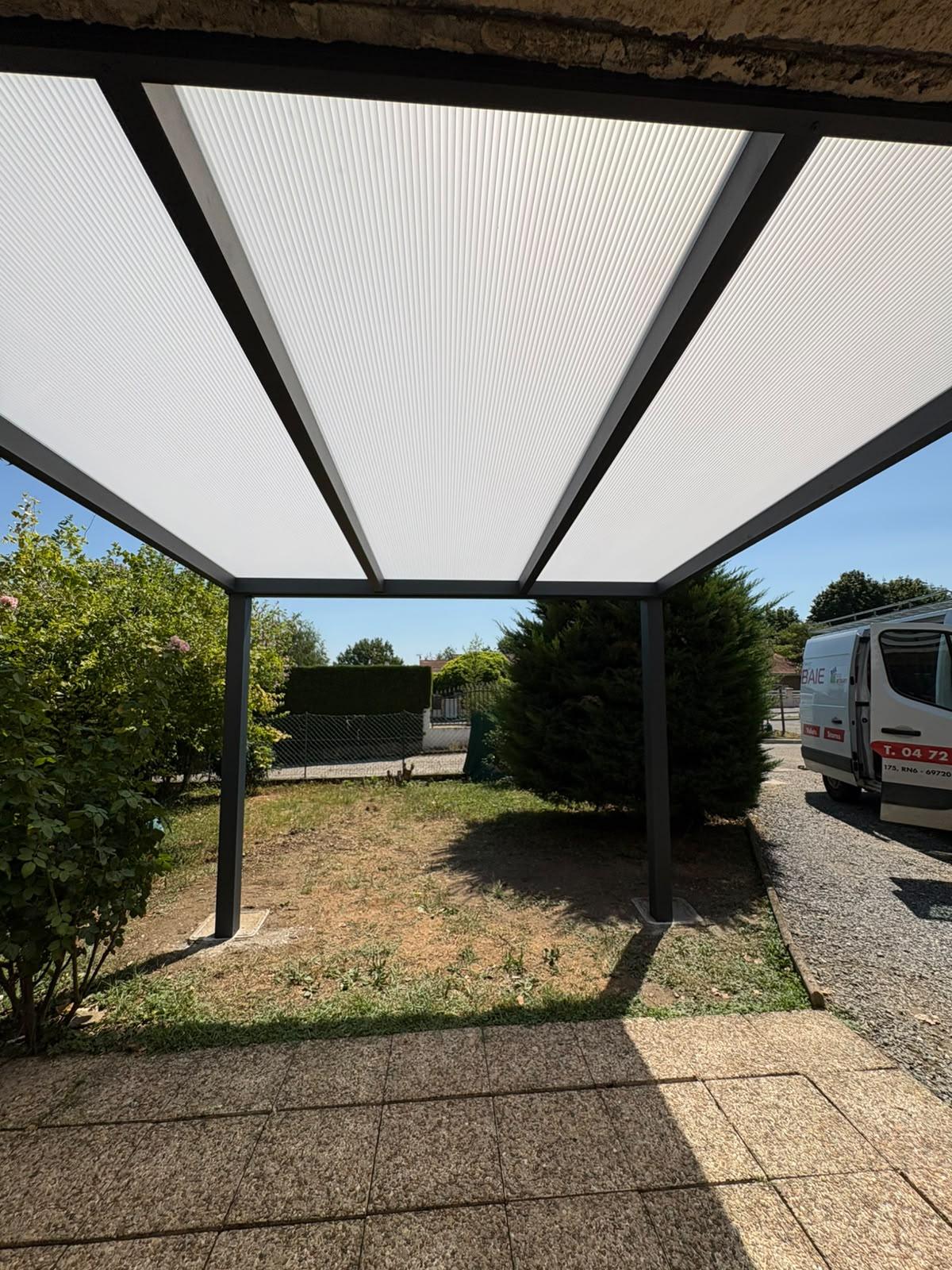 Installation d'une pergola aluminium à Saint Laurent de Mure | Multibaie
