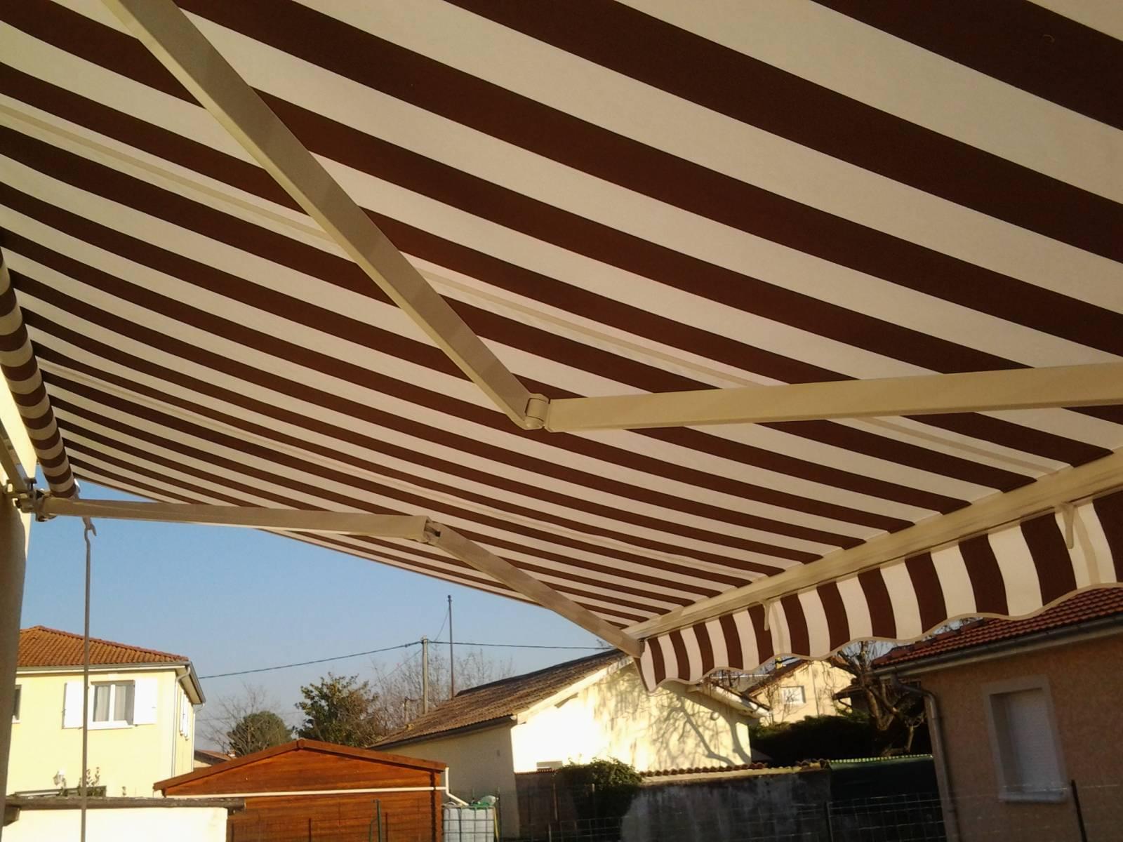 Store extérieur aluminium manœuvre manuelle Genas | Multibaie