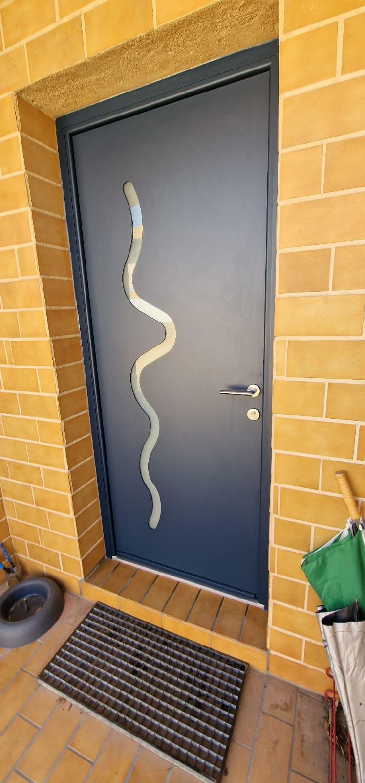 Porte d'entrée aluminium modèle JONC 1 | Multibaie